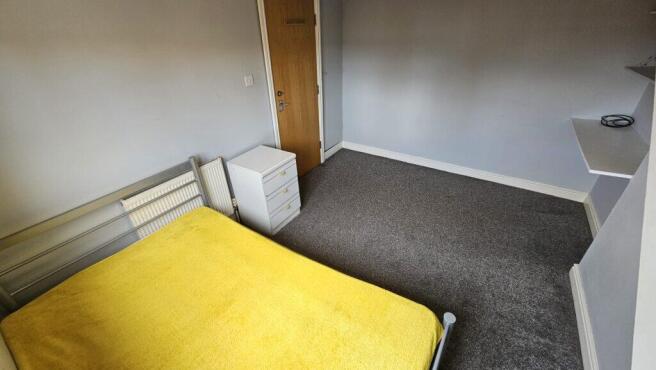 4 bed Terraced to rent Image 11