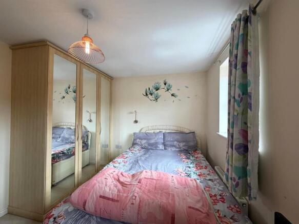 3 bed House to rent Image 8