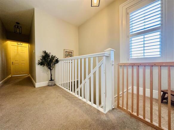 FIRST FLOOR LANDING