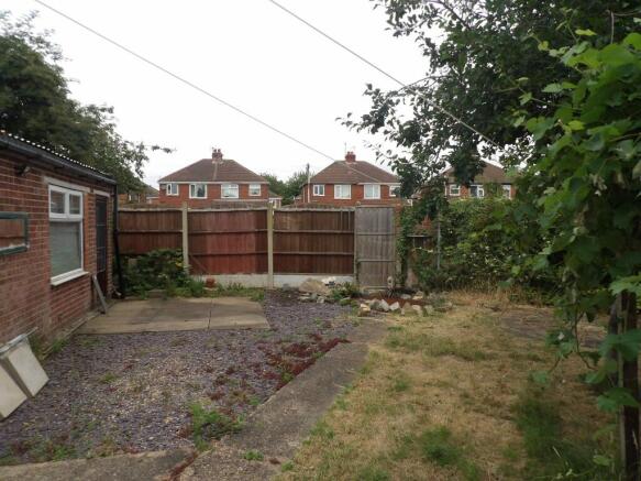 2 bed Semi-Detached to rent Image 9