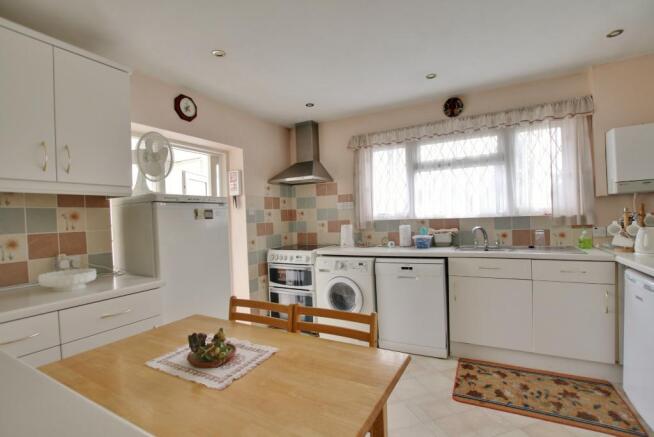 KITCHEN/BREAKFAST ROOM