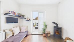 74, Stanley Grove, London SW8 3PJ