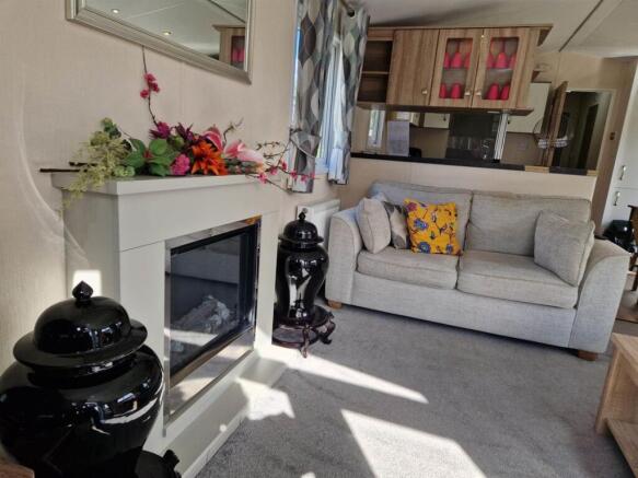 2 bed Mobile Home for sale Image 5