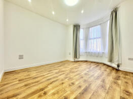 32, Stanhope Gardens, Tottenham, London N4 1HT