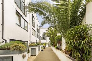 6, Coopers Yard, London N1 1RX