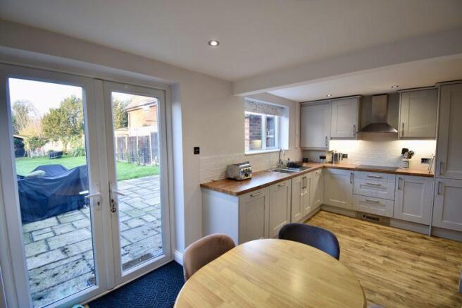 Kitchen / Dini...