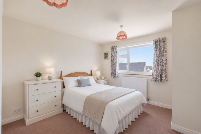 4 bed Detached for sale Image 9