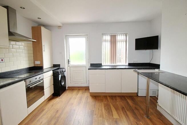 3 bed Semi-Detached for sale Image 6