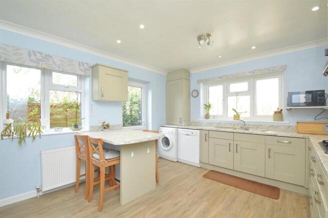 Kitchen1.jpg
