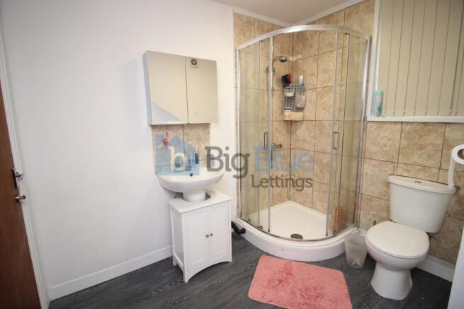 4 bed Terraced to rent Image 11