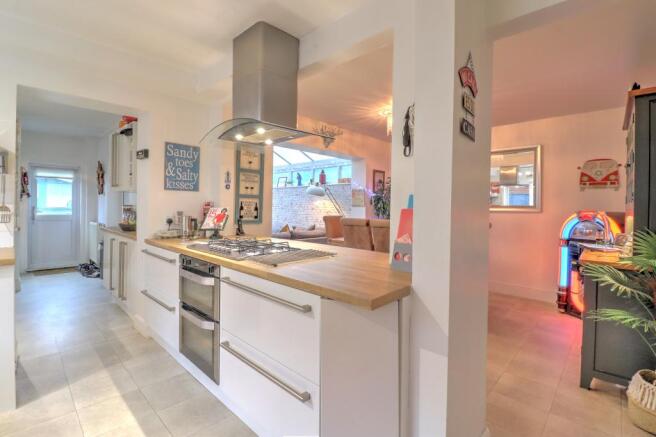 Kitchen/Dining Area