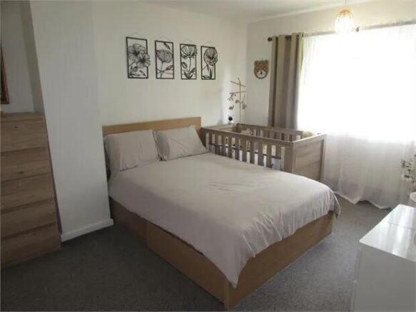 3 bed Terraced for sale Image 6