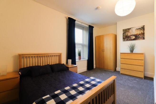 3 bed Terraced for sale Image 11