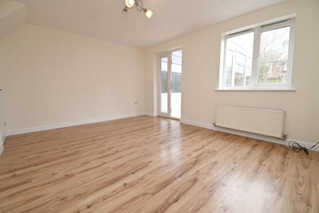 3 bed Town House for sale Image 6