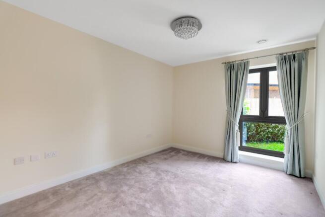 2 bed Retirement Property to rent Image 8