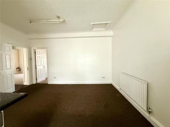 Whiteleys Parade, Uxbridge Road, Hillingdon photo 2