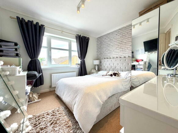 4 bed Detached for sale Image 10