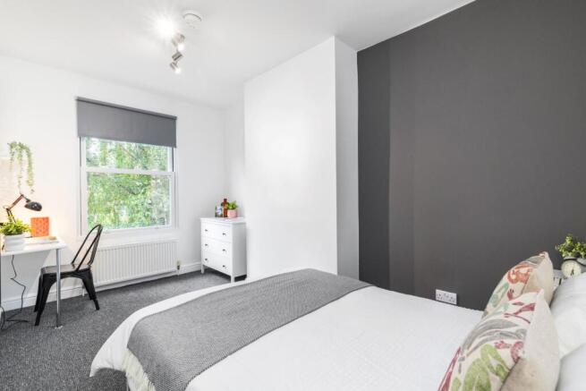 5 bed House to rent Image 6