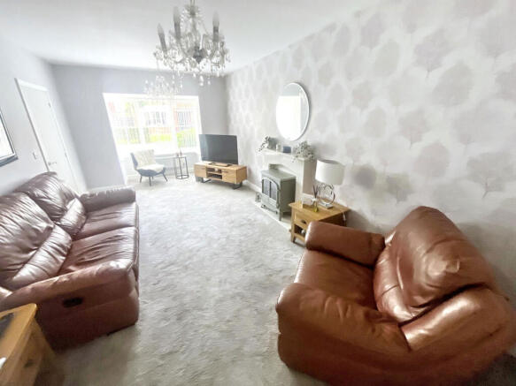 4 bed Detached for sale Image 5