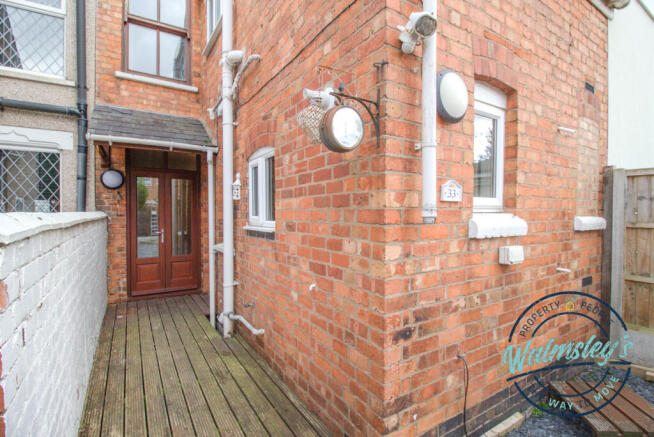 Side return & french doors to rear sitting room