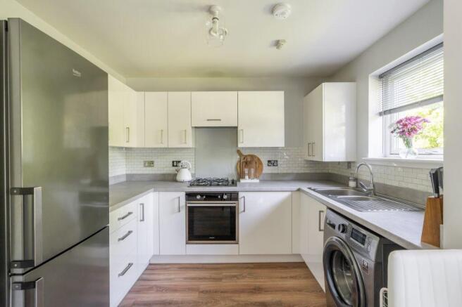 3/2 Broomview Path, Edinburgh, EH11 4FH photo 4