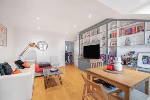 31, Wells Place, London SW18 3AW