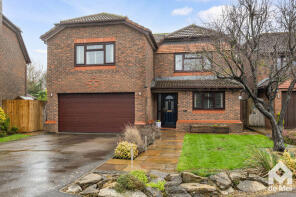 4, Yarlington Close, Bishops Cleeve, Cheltenham GL52 7YX