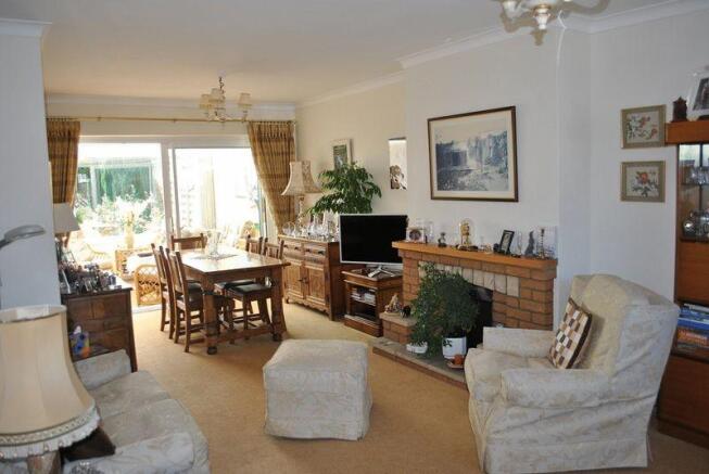 Lounge/Dining Room