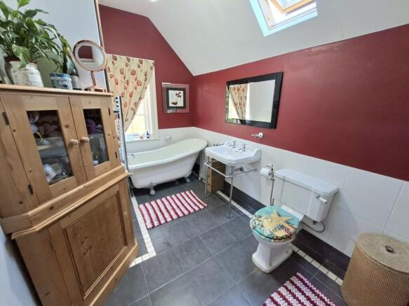3 bed Detached for sale Image 4