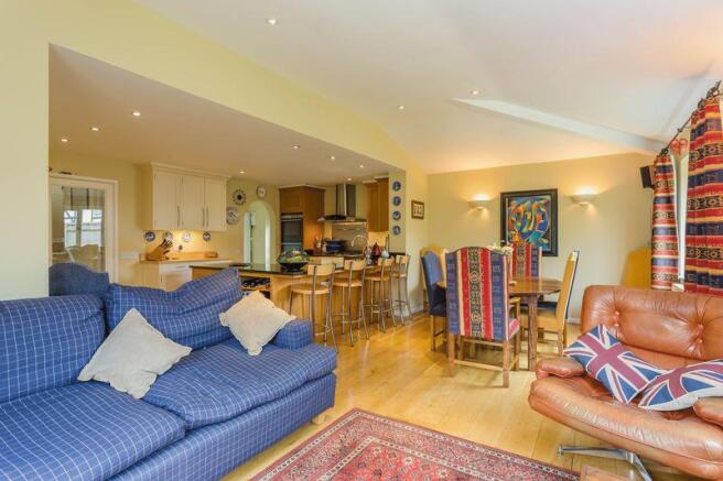 Kitchen/Dining...