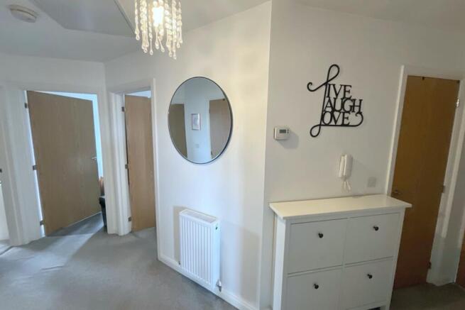 2 bed Flat for sale Image 4