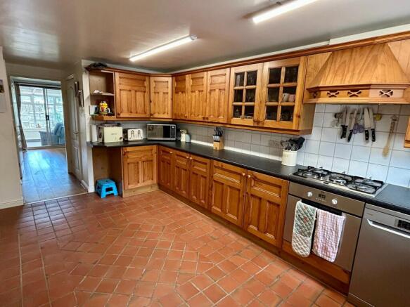 4 bed Detached for sale Image 6