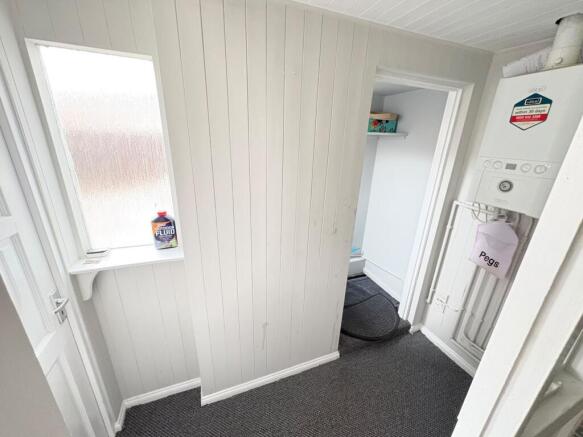 3 bed Semi-Detached to rent Image 7