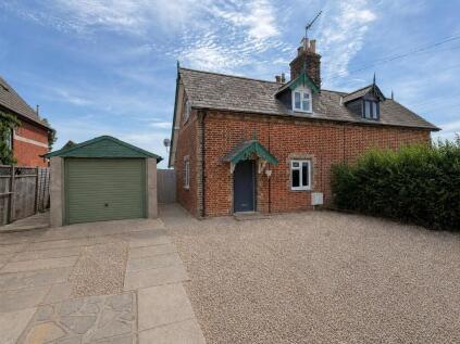 Kirton Road, Trimley St. Martin