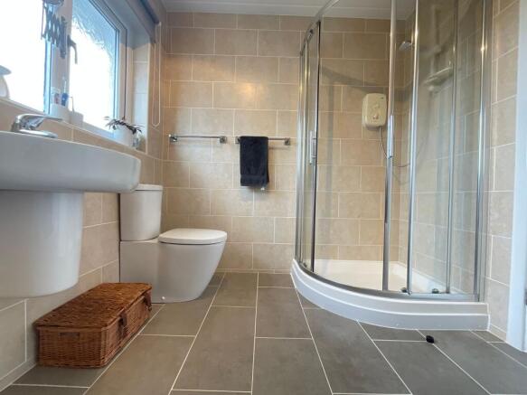 3 bed Flat for sale Image 12