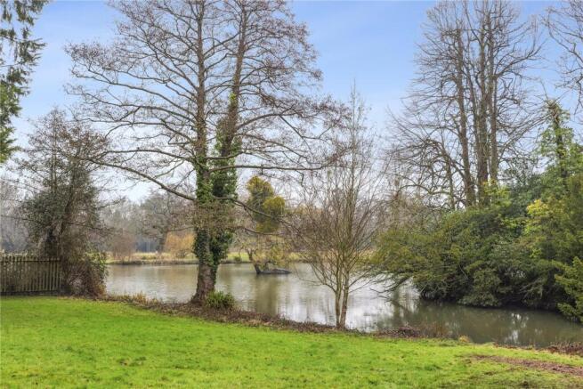 Cobham Park Grounds
