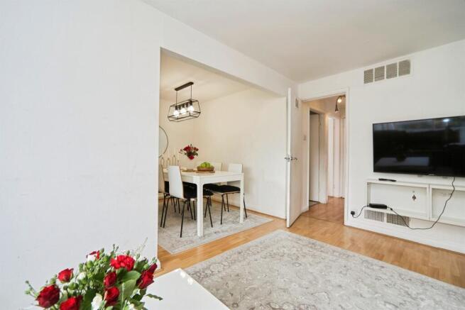 2 bed Apartment for sale Image 6