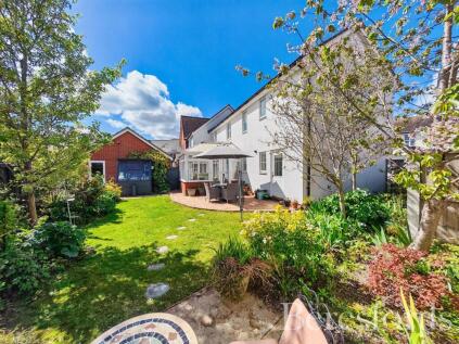 Septimus Drive, Highwoods, CO4