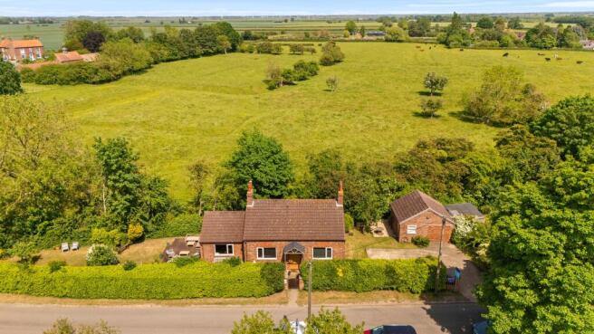 2 bedroom Detached Bungalow for sale