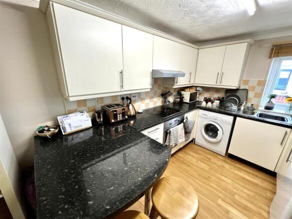 KITCHEN/BREAKFAST ROOM