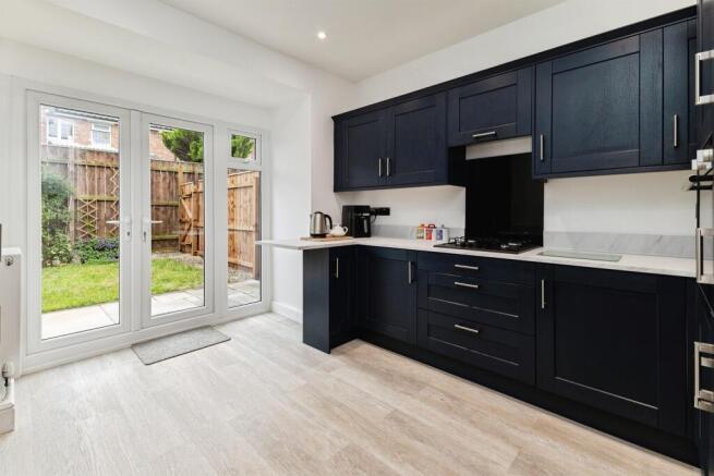 3 bed Terraced for sale Image 6