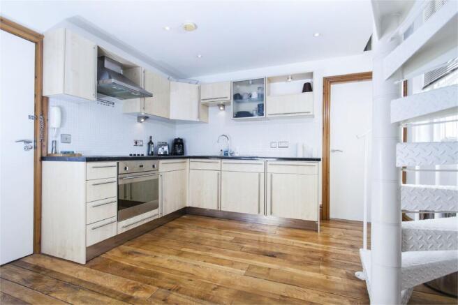 2 bed Apartment to rent Image 3