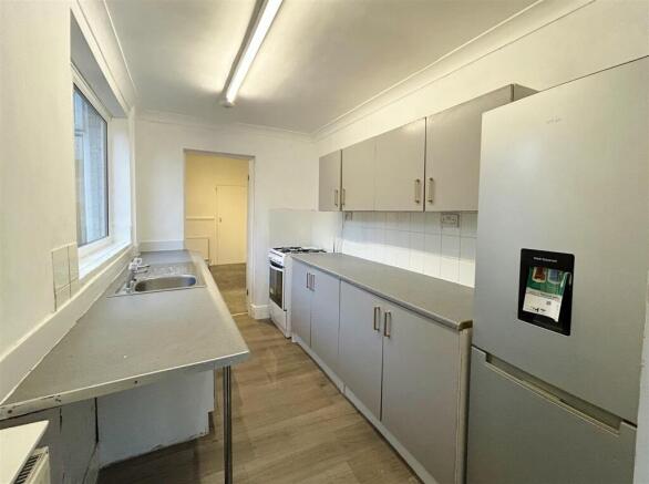 2 bed End of Terrace to rent Image 8