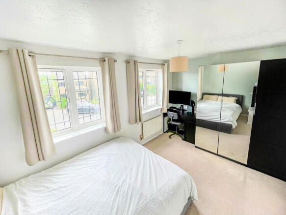 3 bed Semi-Detached for sale Image 12
