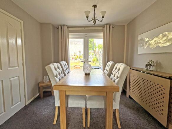 3 bed Semi-Detached for sale Image 11