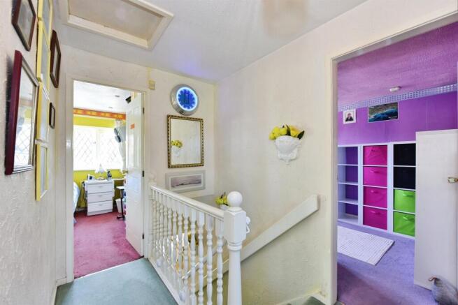 4 bed Detached for sale Image 6