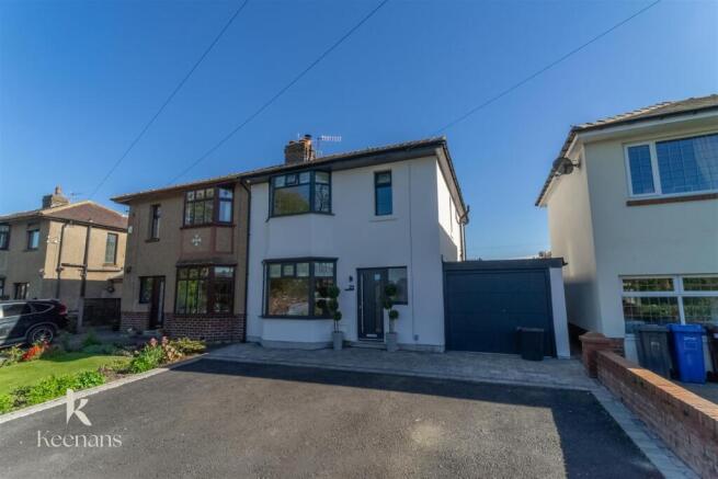 3 bed Semi-Detached for sale Image 4