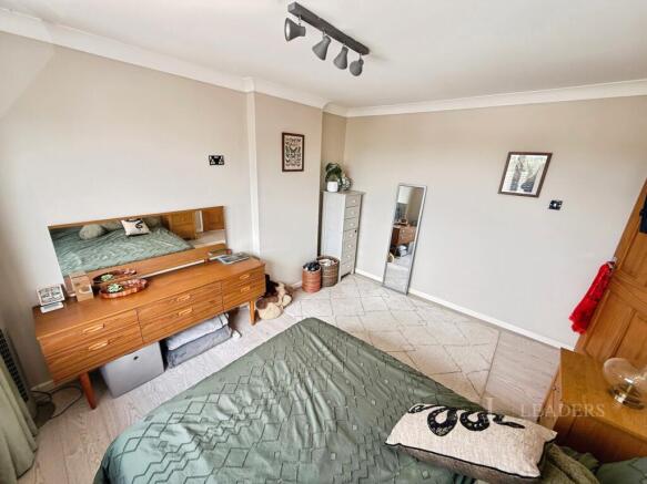 3 bed Semi-Detached to rent Image 11