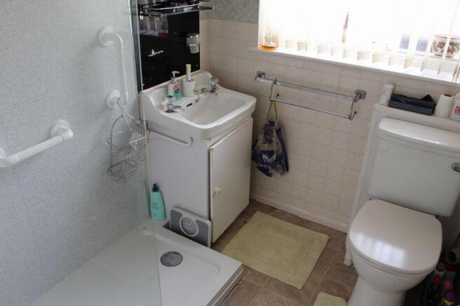 SHOWER ROOM