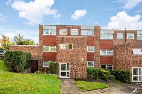 Woodlands Court, Woking, GU22